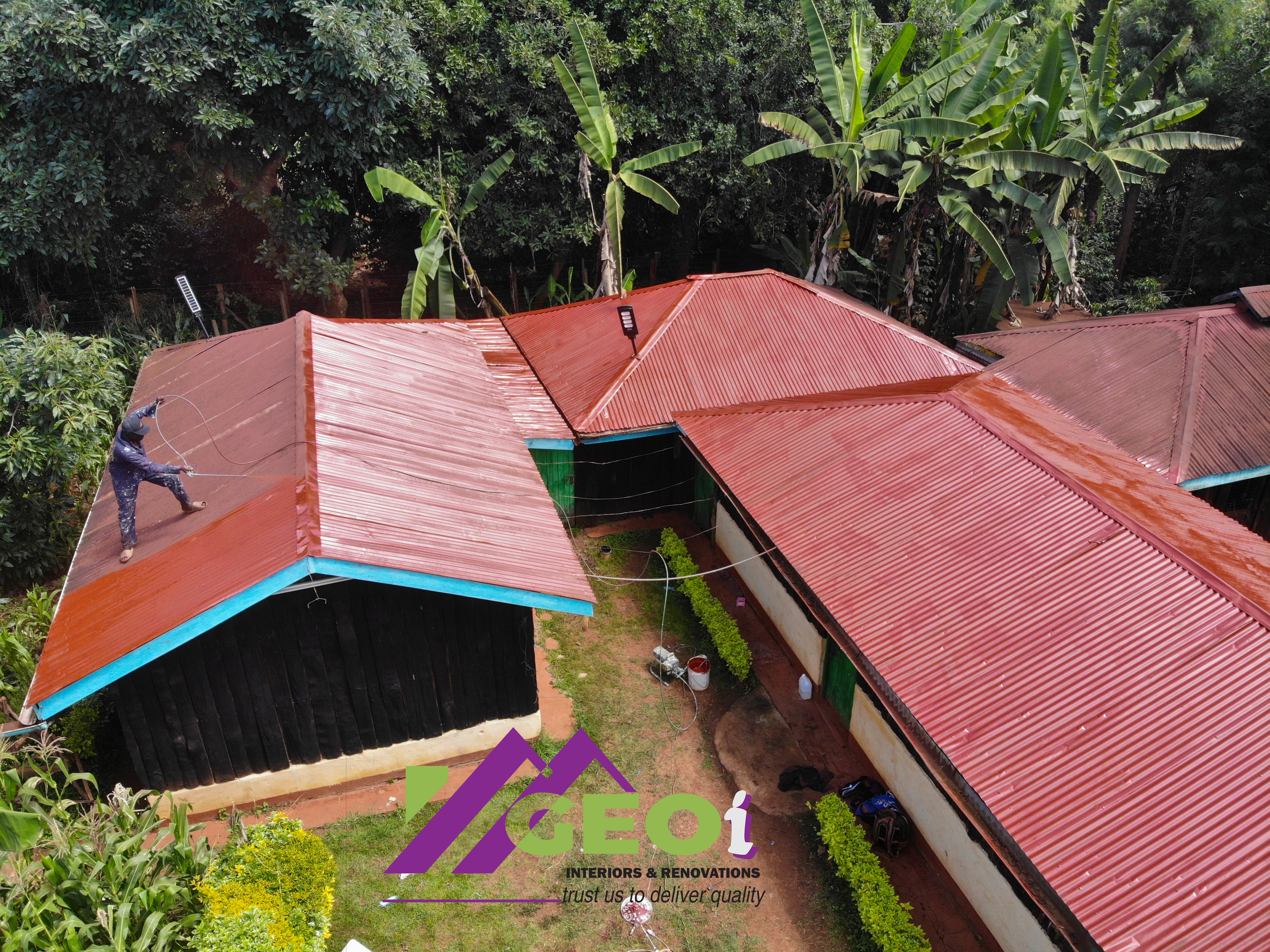 Airless spray team at work